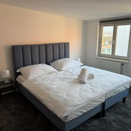 Grand Historic By Presidential Palace Apartment *