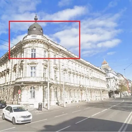 Grand Historic By Presidential Palace Apartment *